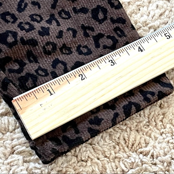 Khakis & Co Suave Women’s Knit Corduroy Leggings Leopard Print Espresso Petite S - Picture 8 of 16